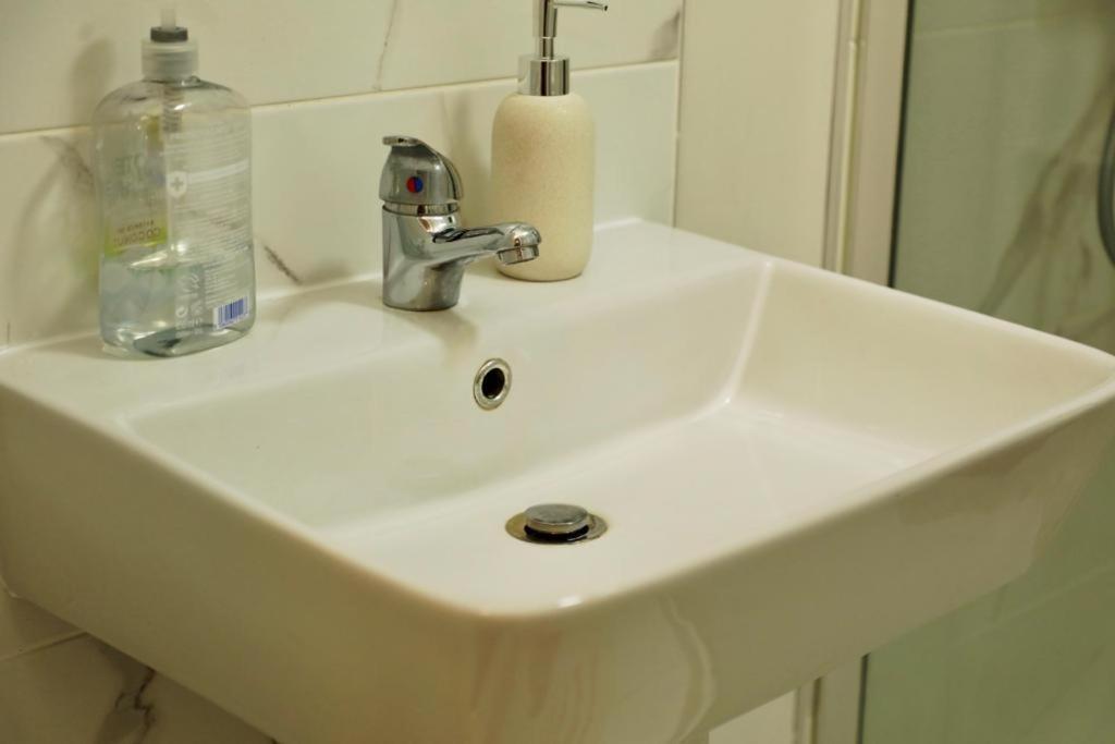 Lovely 2- Bedroom In * Belfast