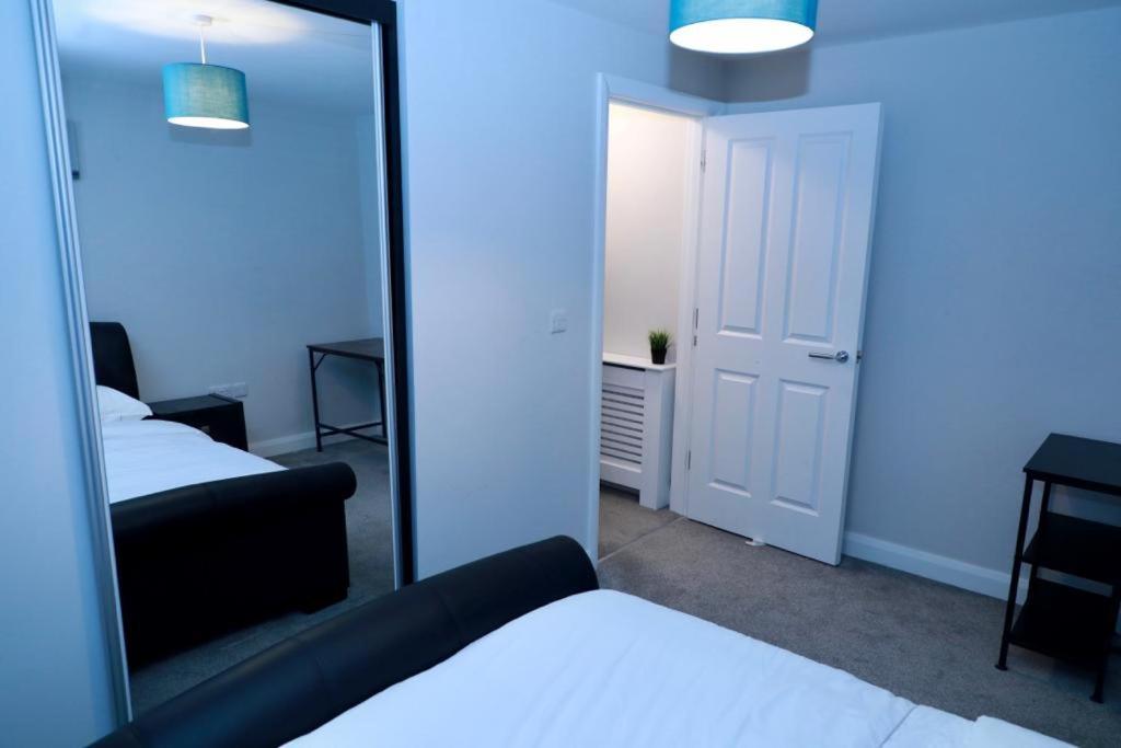 Lovely 2- Bedroom In *