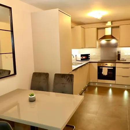 Lovely 2- Bedroom Apartment In Belfast Exterior photo