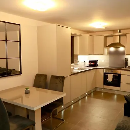 Lovely 2- Bedroom Apartment In Belfast Exterior photo
