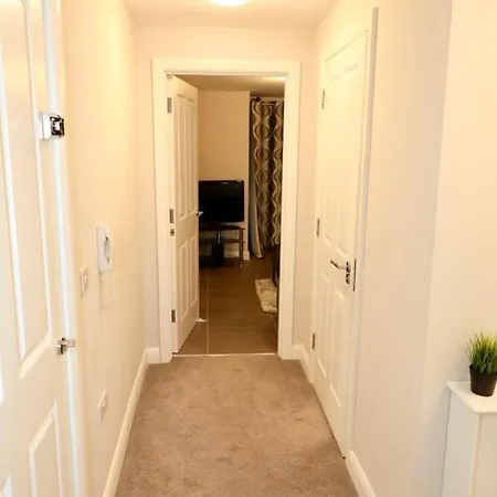 Lovely 2- Bedroom Apartment In Belfast Exterior photo