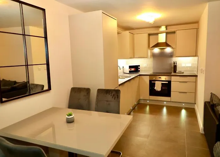 Lovely 2- Bedroom Apartment In Belfast