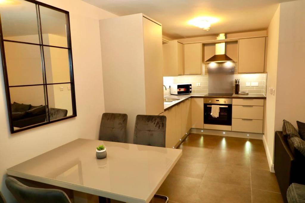 Lovely 2- Bedroom In *