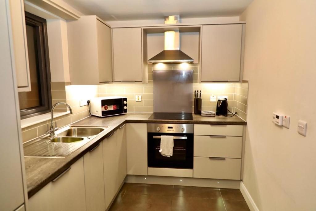 Lovely 2- Bedroom In *