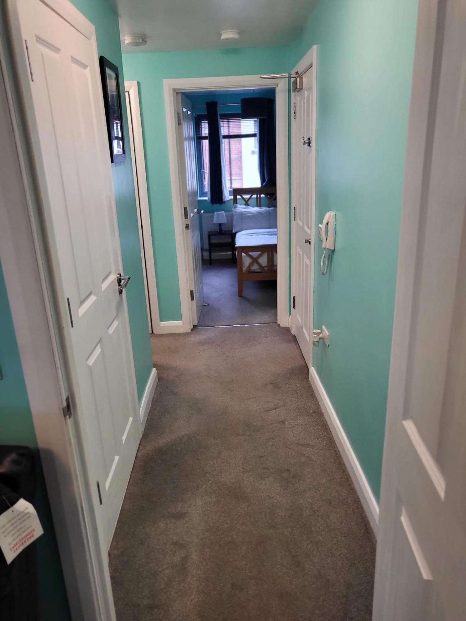 Apartment Lovely 2- Bedroom In Belfast