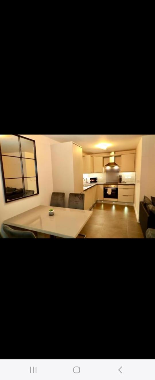 Lovely 2- Bedroom In Apartment Belfast